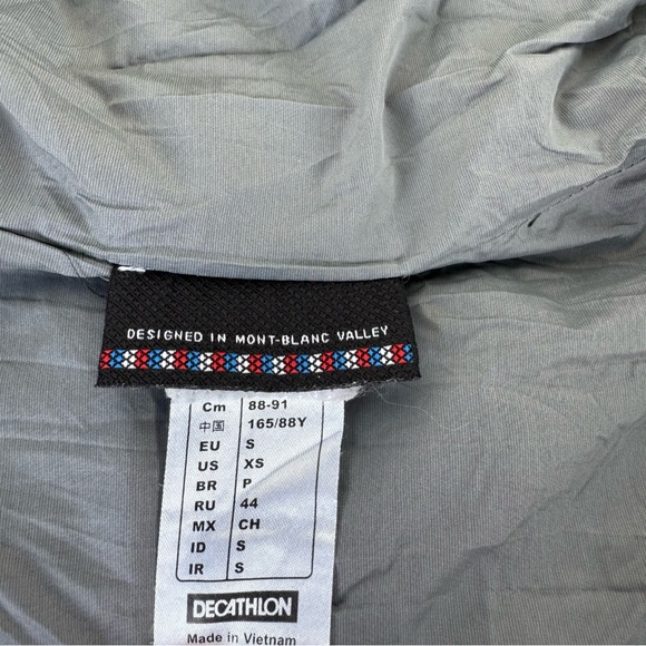 FORCLAZ Mountain Trekking Hooded Down Jacket MT100 - XS - Picture 5 of 10